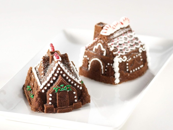 Nordic Ware 3D-Backform "Gingerbread House", 2er,12 x 12 x 9 cm