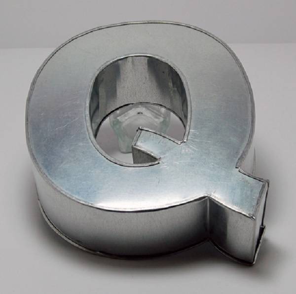 Euro Tins, Backform Buchstabe "Q", ca. 25,5 x 20,5 x 6,5 cm | MEINCUPCAKE  Shop